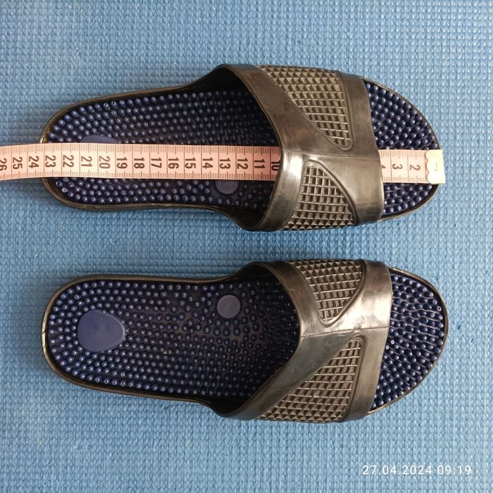 Klapki na basen i kapcie ocieplane R-38.