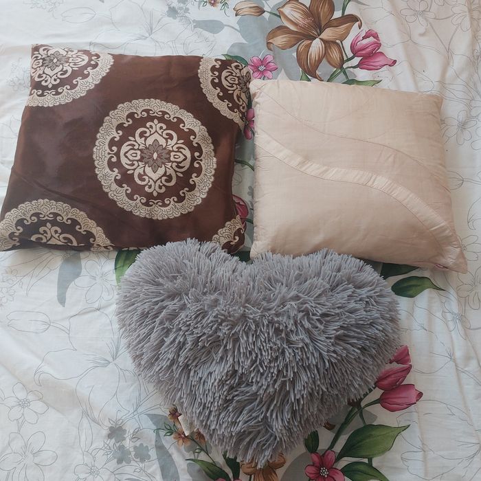 Продам подушечки і коврики у ванну.