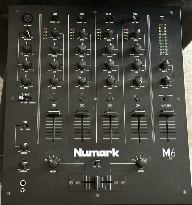 Mesa mistura de DJ , Numark M6 usb