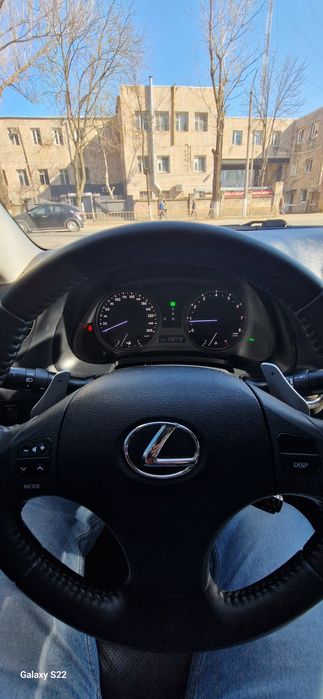 Подам или обменяю Лексус IS300