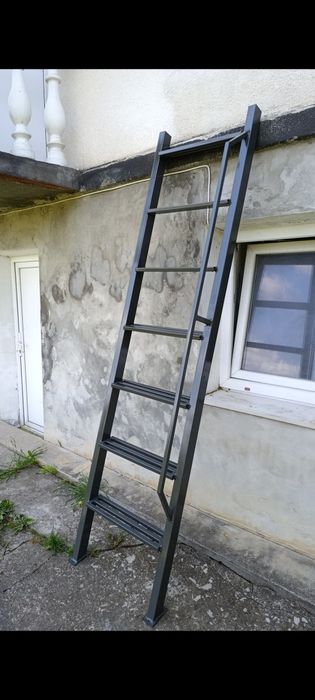 Драбина на у підвал,або на горище!