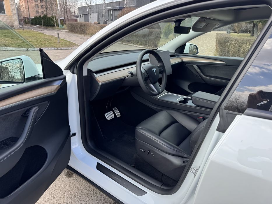 2023 Tesla Model Y Performance