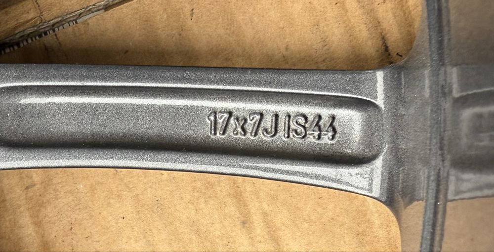 Oryginalne felgi Opel Adam Corsa Meriva 4x100 17" 7J ET44