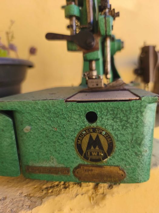 Cabeças de máquinas de costura antigas