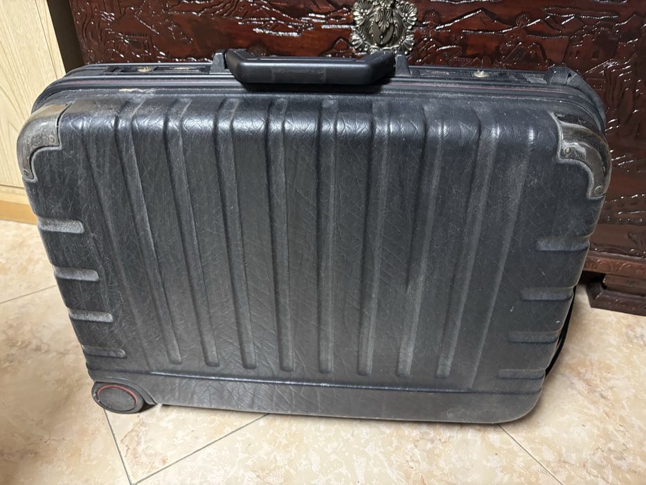 Mala preta com rodinhas