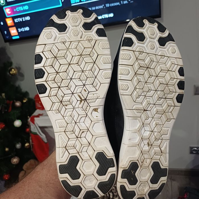 Кросовки найк 0.5 41 размера.