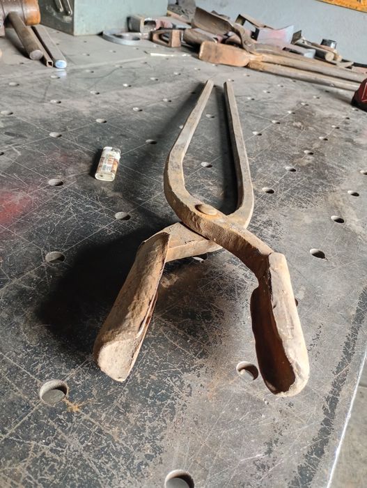 Potężne kleszcze kowalskie hutnicze - okrągłe 84cm