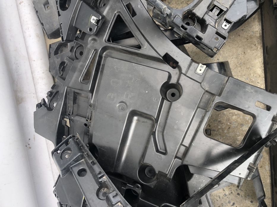 Кронштейн кріплення бампера BMW  E70 e71   F15 G01 G05 U11