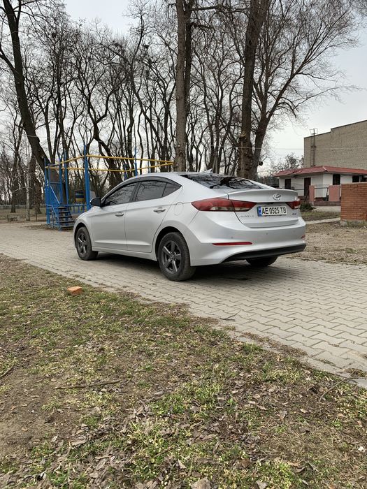 Hyundai Elantra / Avante