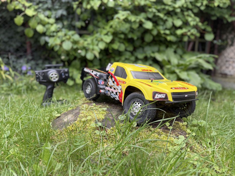 Model RC 1:10 Losi Stronghold XXX-SCT RTR  2WD