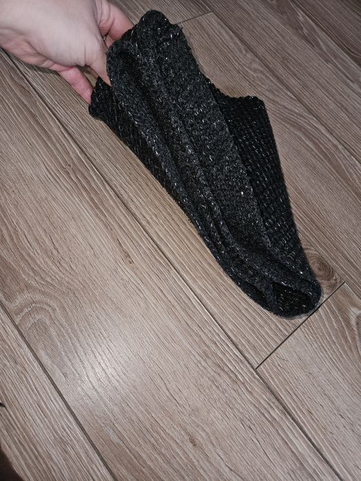 Grafitowy komin ze srebrną nitką