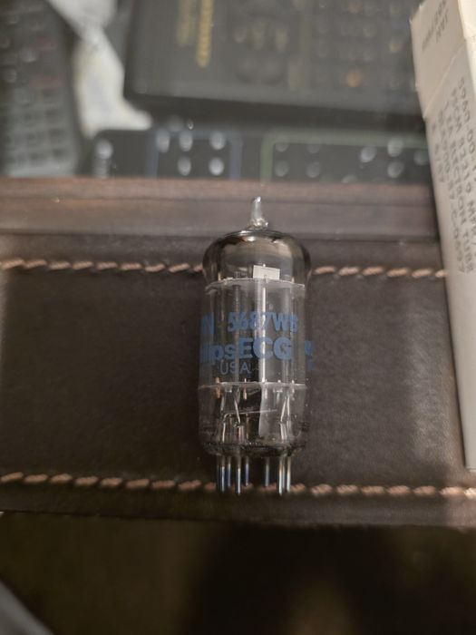 Válvulas NOS Philips 5687WB (par)