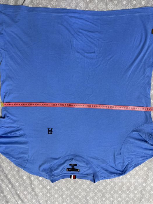 Футболка від Tommy Hilfiger, колір - синій, розмір 3XL.