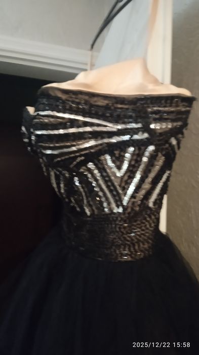 Вечернее платье, с вышивкой бисером