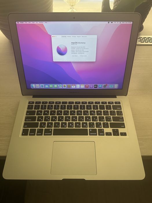 Apple Macbook Air 13.3  2015