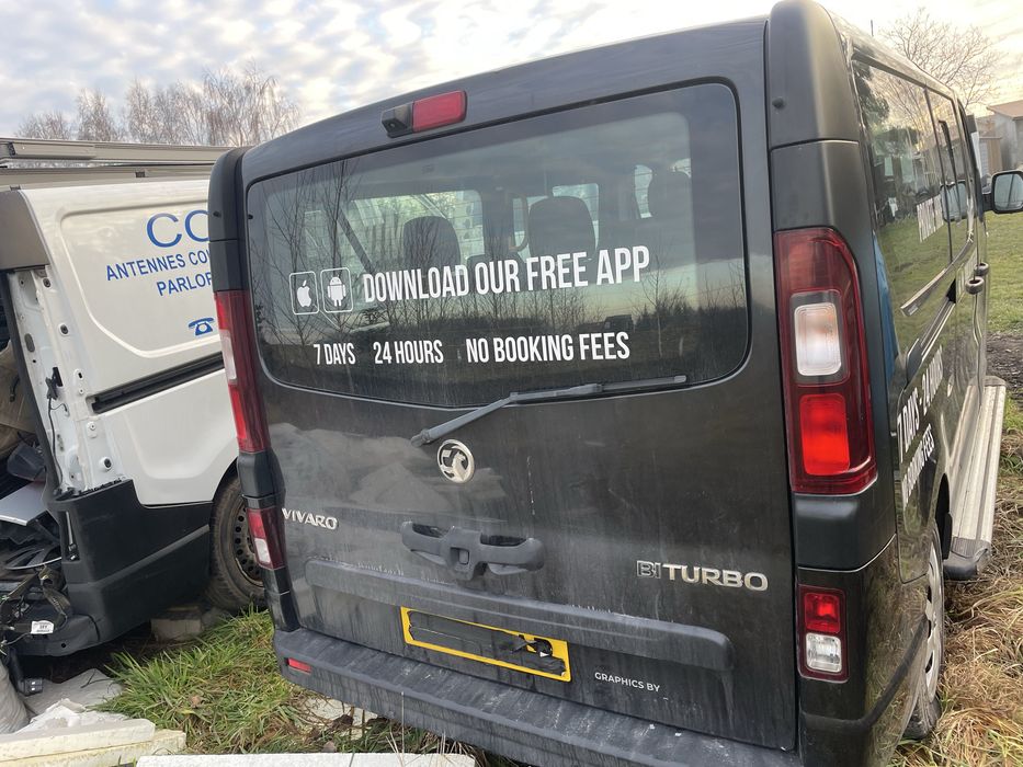 Opel Vivaro , Trafic 3 części