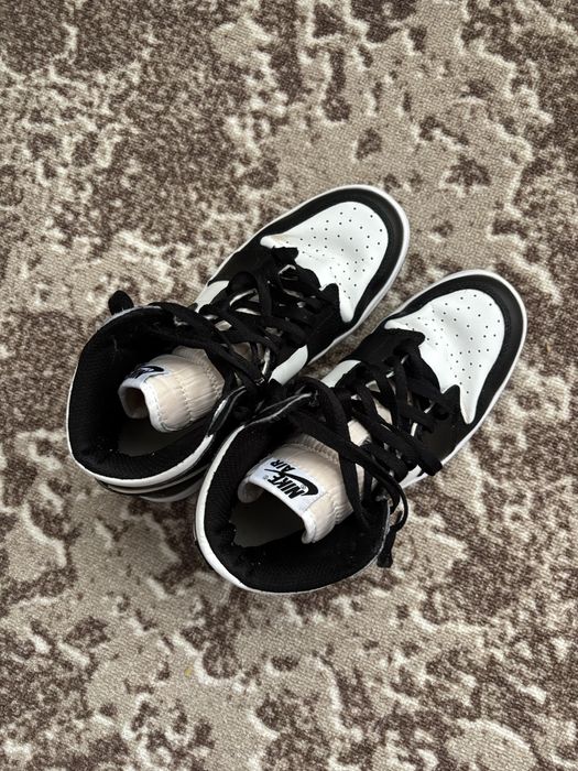 Жіночі кросівки Jordan Black