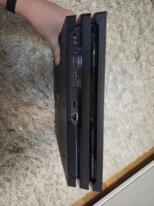 Ps4 pro 1tb Cuh 7208b GOLDHEN