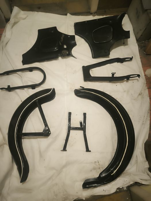 Sprzedam części SHL M11, osłony, błotniki,blachy,boczki,wahacz,stopka