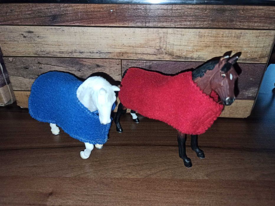 konie z derkami Moyo