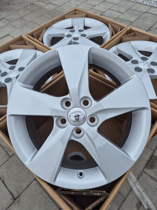 #T54S Alufelgi R16 5x100 Toyota Corolla Yaris Prius Verso S Nowe