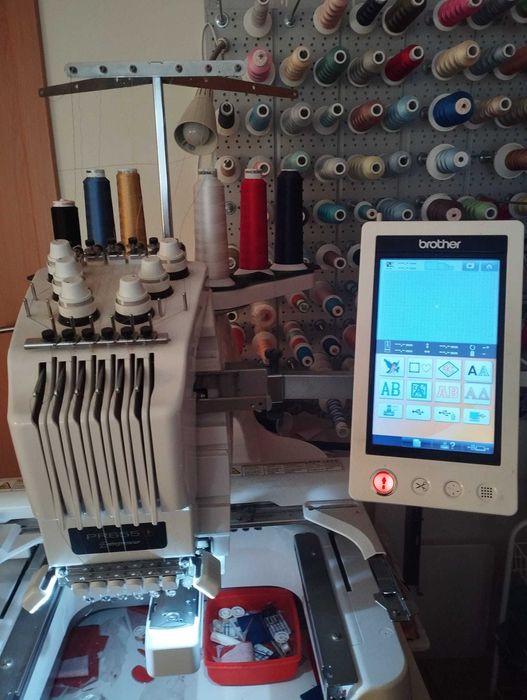 Máquina de Bordar Semi-Industrial Brother PR655 Entrepreneur