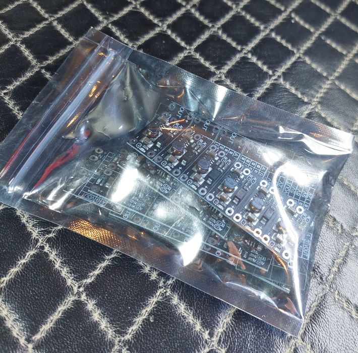 Mini DC-DC конвертер перетворювач напруги на 2 ампера 5В/8В/9В/12В