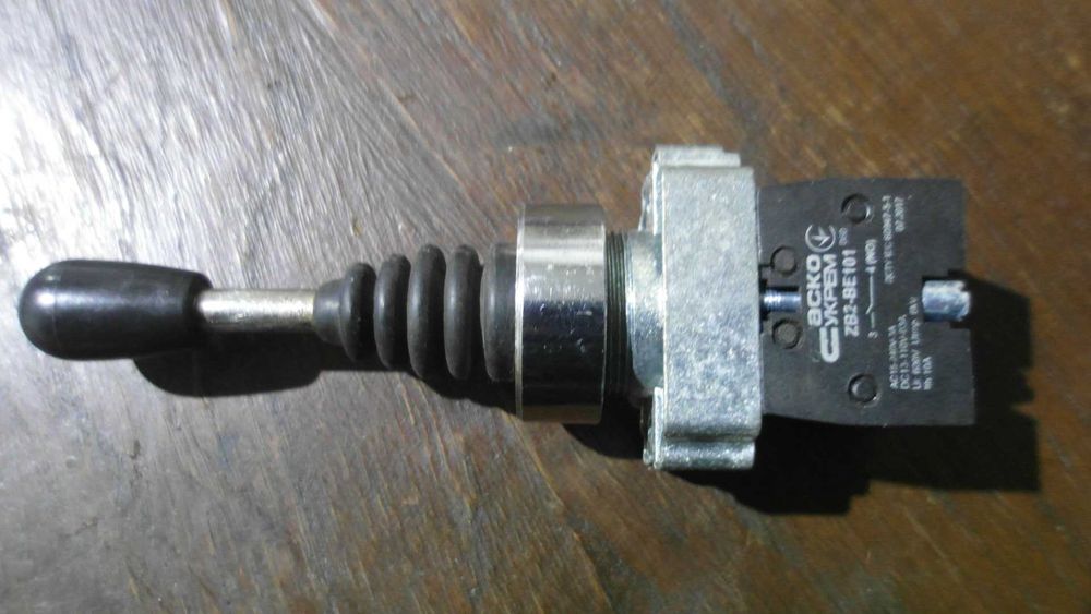 Кнопка-манипулятор с возвратом ХВ2-РА22(3SXD2PA22)