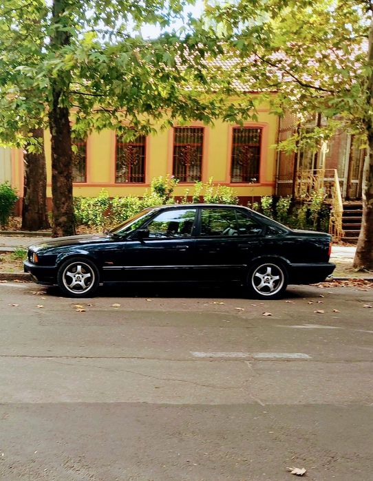 Продам BMW 5 E34