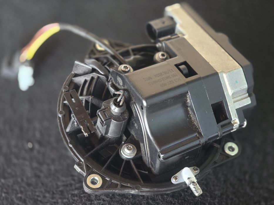 Puchador Camera traseira Volkswagen Beetle  2012- EPC 5C3.827.469 OEM