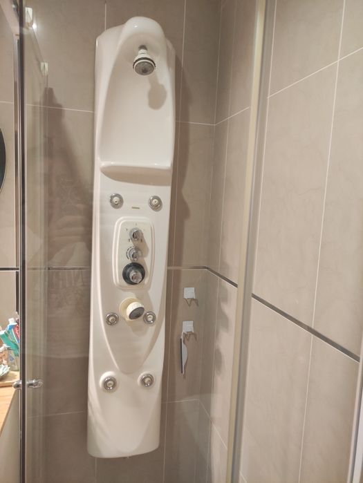 Coluna de hidromassagem termostática Sanitana