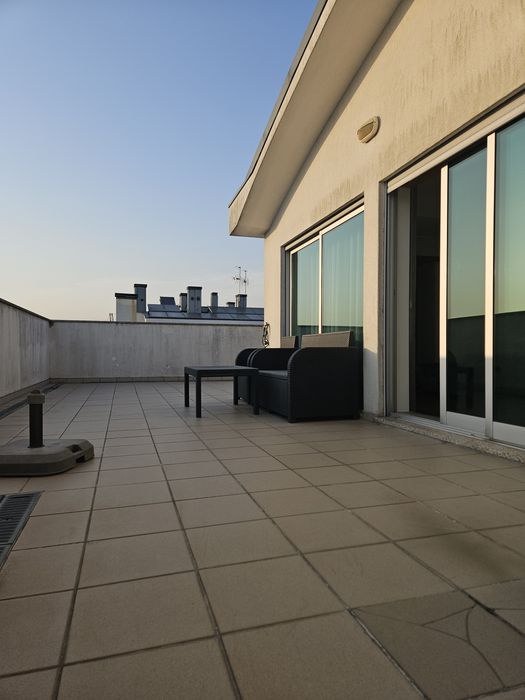 Arrenda-se T1 c/ terraço