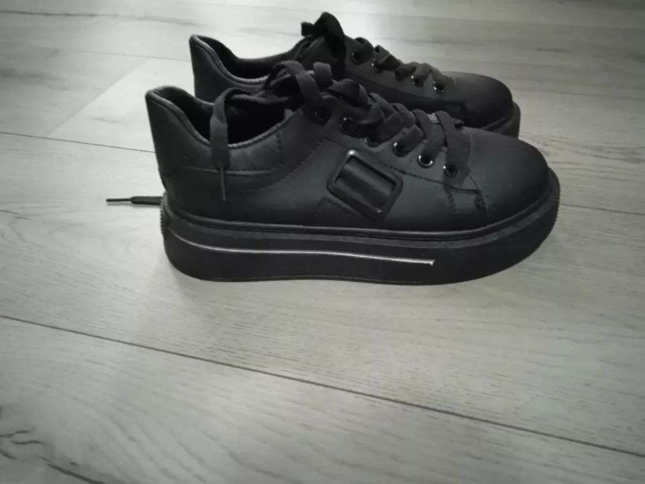 Продам нові туфлі