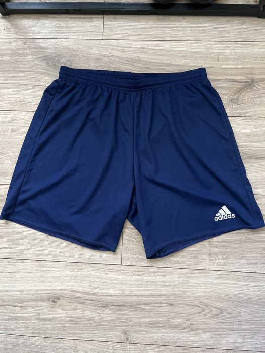 Спортивні шорти adidas