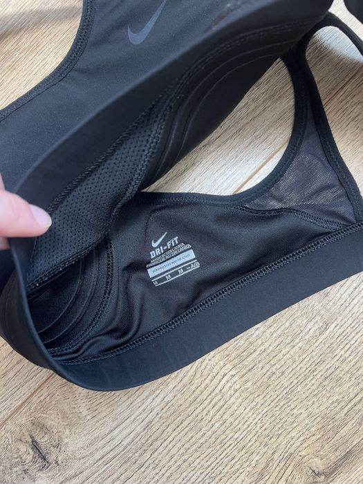 Спортивний топ nike найк