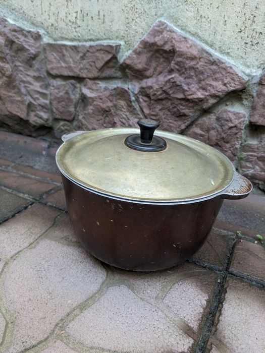 Казан. Алюминиевая кастрюля. Кастрюля. Металлическая кастрюля