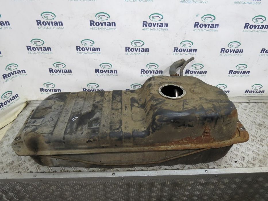 Новий та  б.у Паливний бак Kia Sorento 31110ЗЕ700 Соренто 31110-ЗЕ700