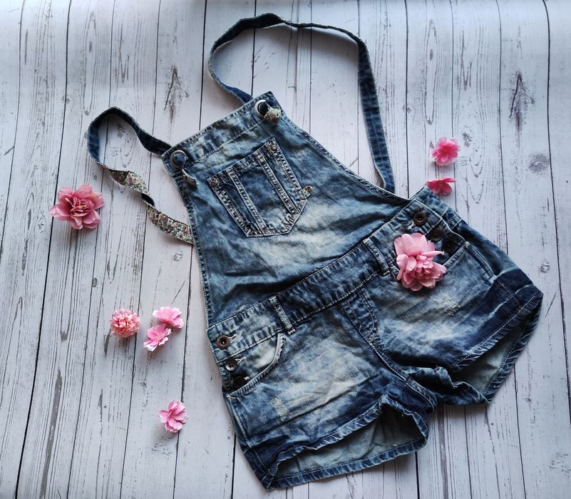 Ogrodniczki damskie jeansowe kwiaty fishbone