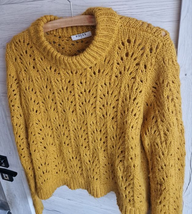Uroczy sweter miodowy Pieces M
