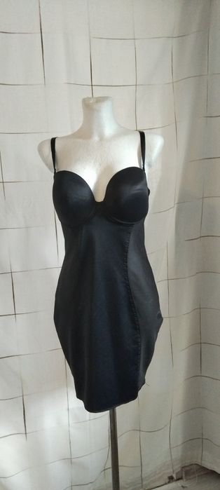 Halka modelująca z biustonoszem Marks & Spencer rozm. 34D