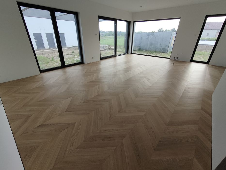 Parkiet deska podłogowa jodełka francuska  deska dąb