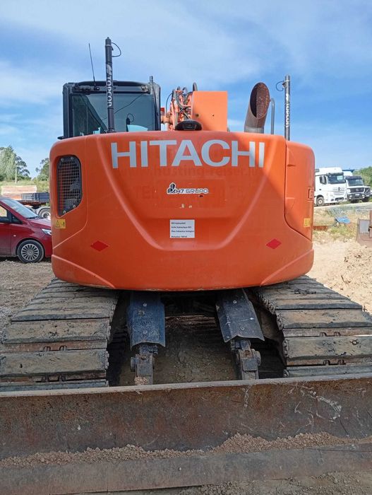 ESCAVADORA HITACHI 135 + ACESSORIOS