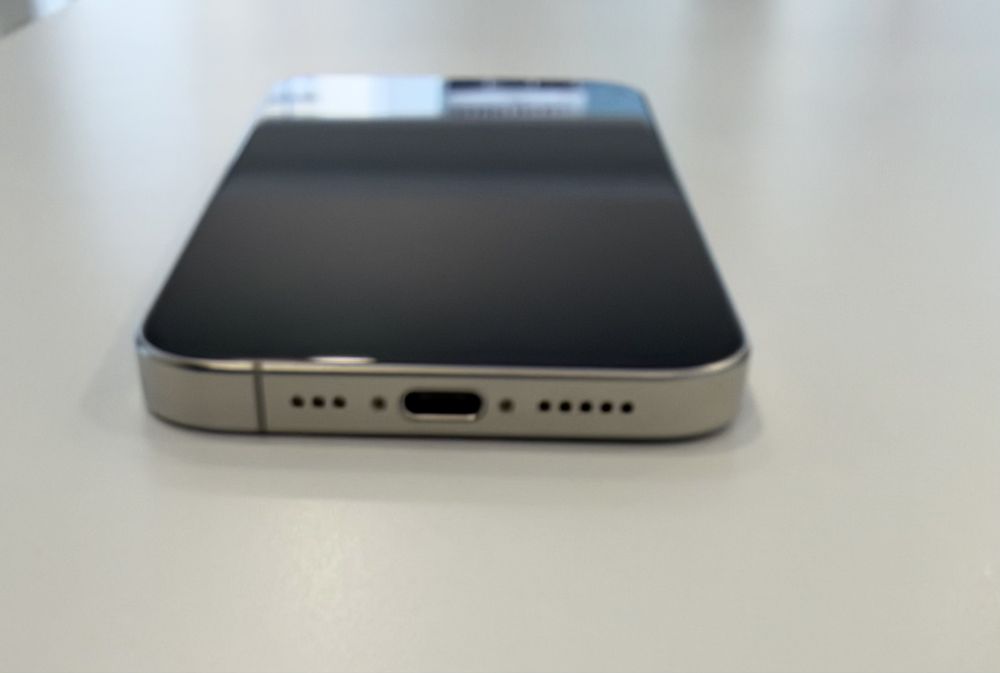 Iphone 15 Pro  256gb Titânio branco