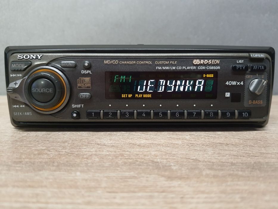 Radio samochodowe SONY CDX-C5850R CD MD/CD dla klasyka 3x RCA Kolory