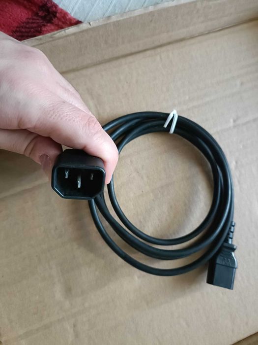 Vários cabos 3 pinos