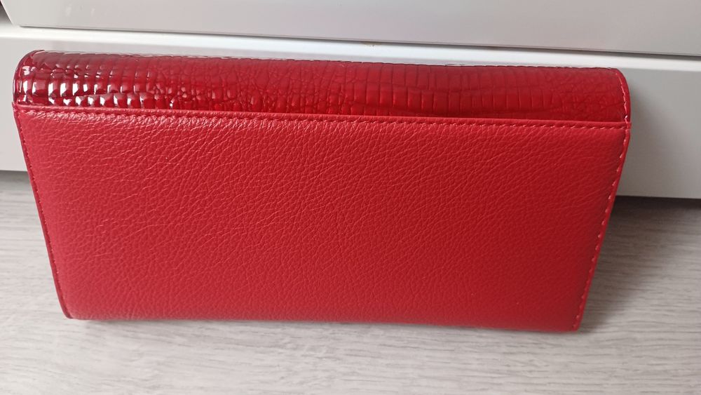 Portfel czerwony damski lakierowany duży NOWY  z metkami