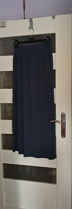 Wyprzedaż jesienna. Długa spódnica firmy BASIC.