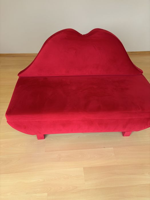 Sofas vermelhos clinica dentaria