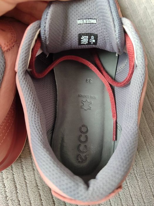 Оригінальні фірмові кросівки ECCO