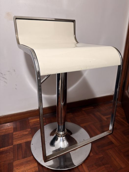 Conjunto de 5 cadeiras altas